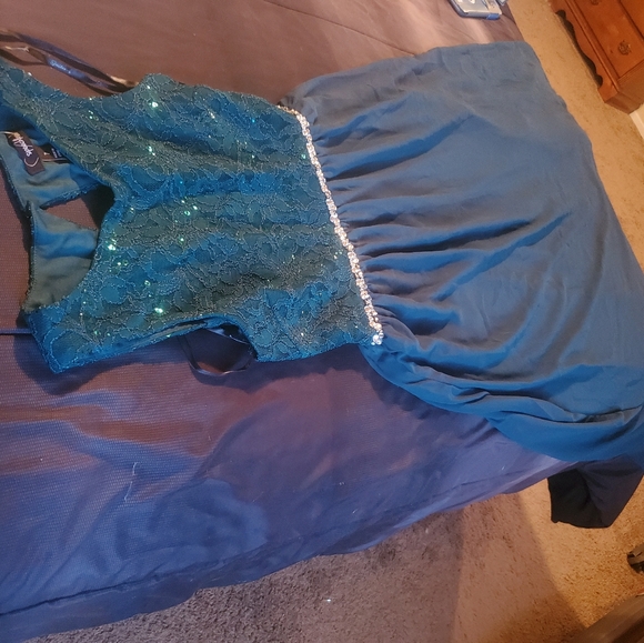Speechless dress size 7 - Picture 2 of 3